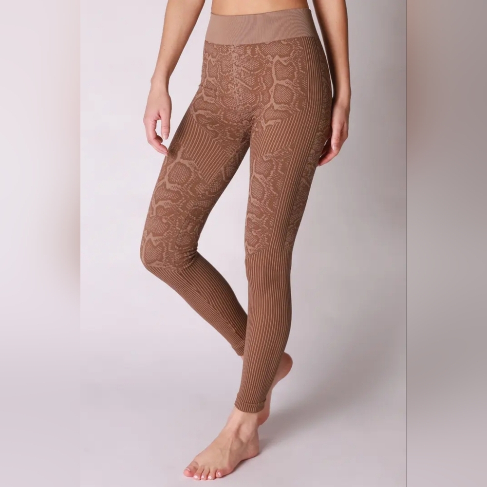 One Size Brown Snakeskin Patterned Leggings